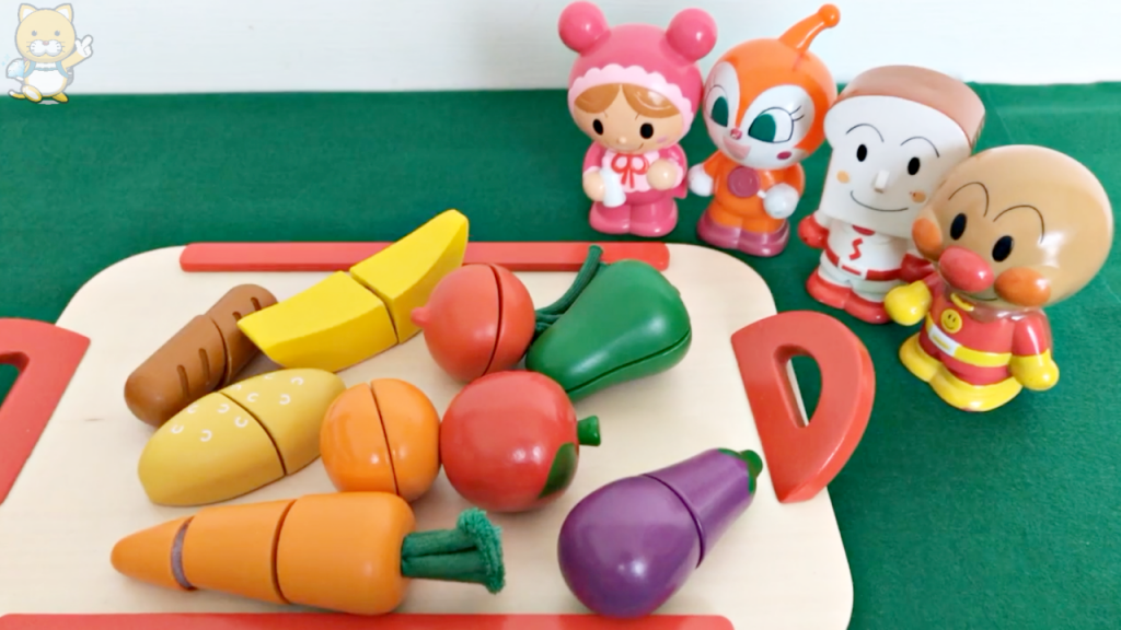 おままごとトントン♪おもちゃの野菜やフルーツ 包丁で切って名前を学ぼう！木のままごとキッチンセットでごっこ遊び