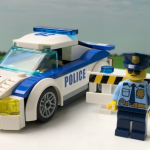 レゴシティのおもちゃ  警察パトカー（はたらくくるま）を組み立てたよ 子供向け動画　LEGO City  60138 – Yee Tan oharuko toys