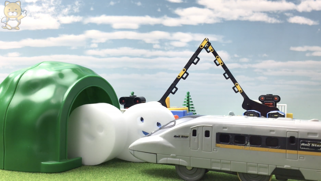 新幹線 電車 おもちゃ プラレールの車両がおばけに出会っちゃった！？かがやき エヴァンゲリオンのしんかんせんが登場！子供向け動画